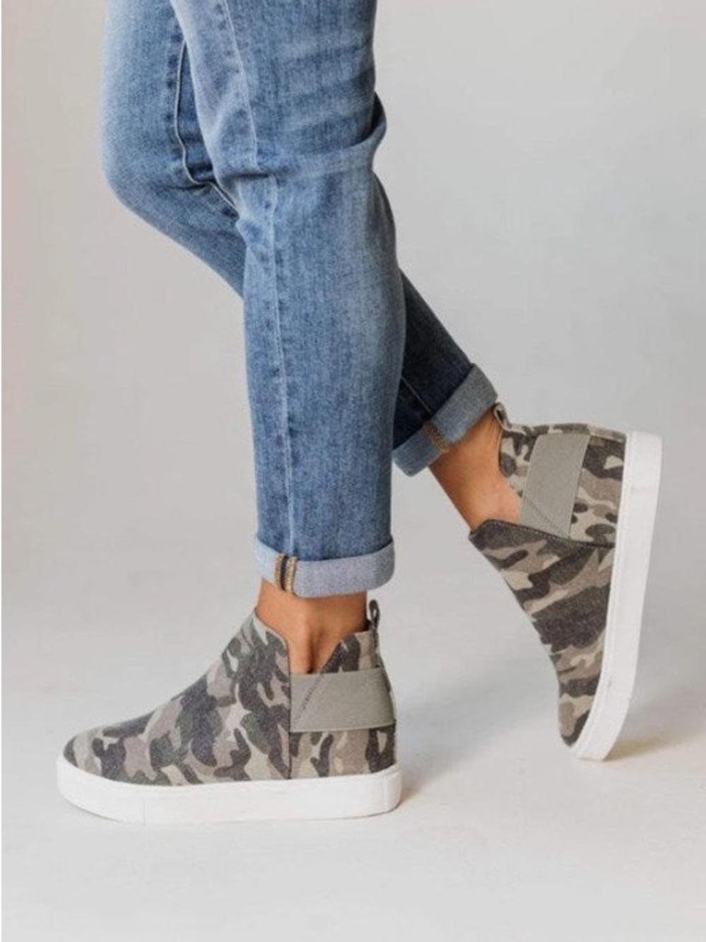 Camo wedge sneaker